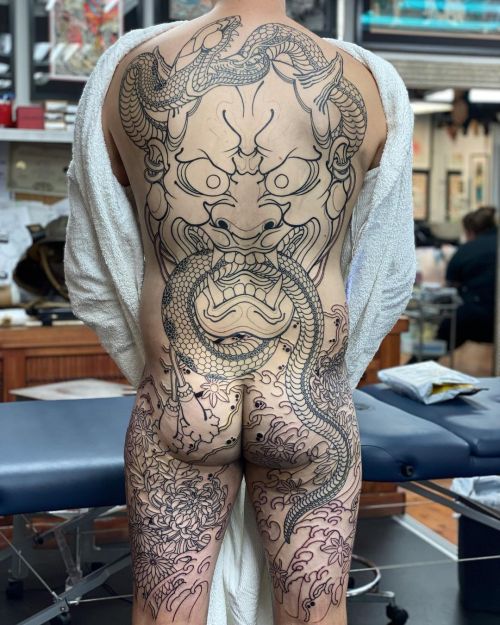 Hannya and snake lines healed. Back of thighs outlined for this one yesterday..  Putting a stencil o
