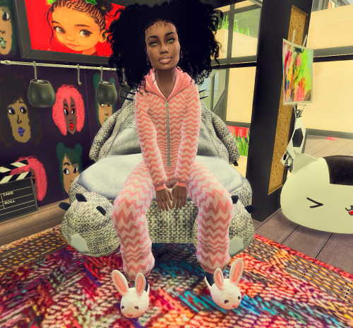 ebonixsimblr:  Busy Day! We spent the morning shopping for supplies and the afternoon decorating. We gonna wake up early tomorrow and finish off renovating her room! But for now, it’s bedtime. Lauryn says Goodnight Tumblr ~_^! 
