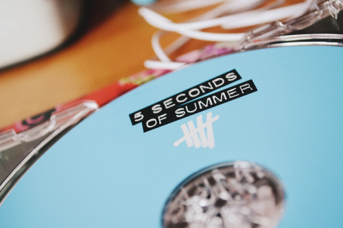  Album detail: 5 Seconds of Summer (North American Deluxe) - 5 Seconds of Summer 