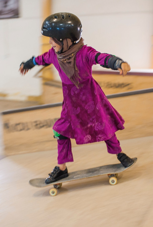 Skate girls of Kabul. (via Skate Girls of Kabul - Gallery 1 - Image 1)