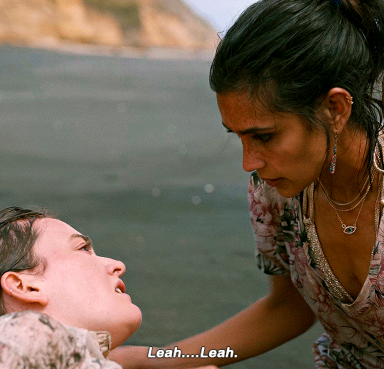 Leah Rilke Fatin Jadmani In The Wilds 2020