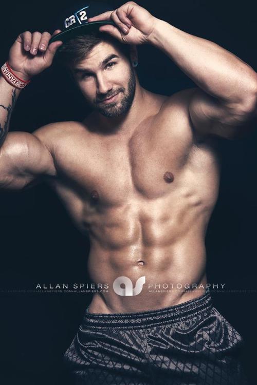 cdnlifter27:  Jake Burton Photos: Allan Spiers and Pat Lee 