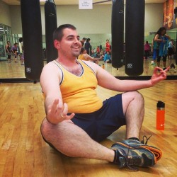 saxypandacub:  Stretches before Zumba