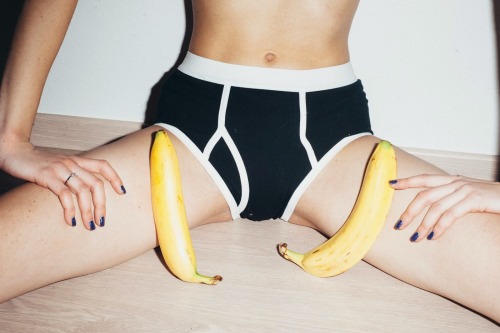 emanueleferrari:Juliette for Galore MagazineI wonder what the bananas are for…