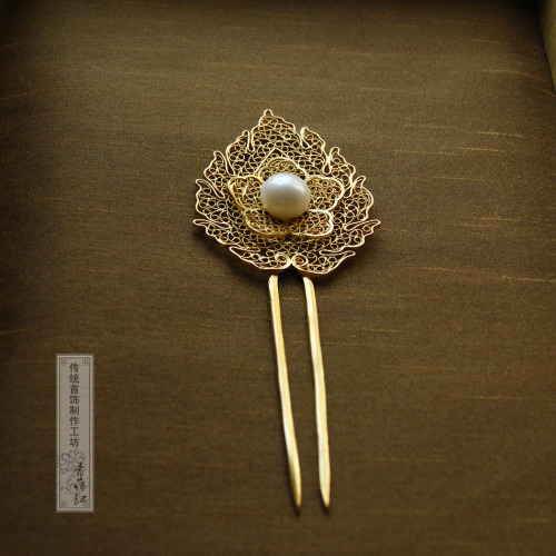 hanfugallery: Traditional Chinese fashion, fazan, the hanfu accessory. Made by 青荷记