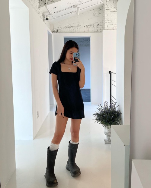 blackpinkofficial:[IG] 220403 jennierubyjane: monday