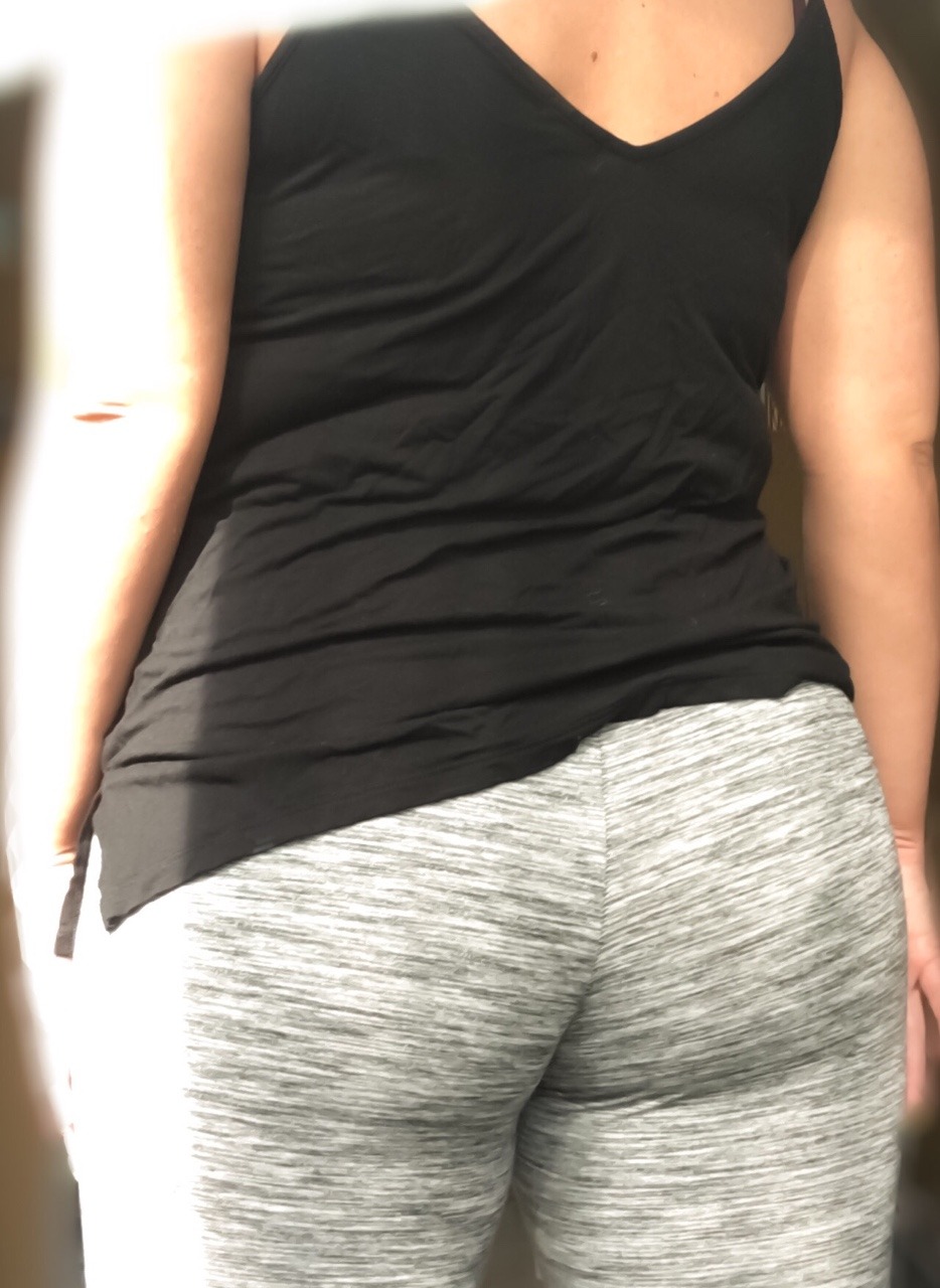 colleenandherfantasies:  Yoga Pants Obsessed 🤗