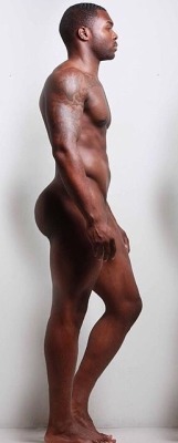 charlibal:  The MODEL within ME series YAMZ does a BODY goodSmash or Pass ???