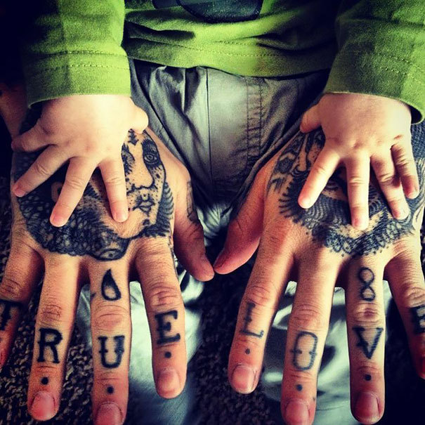 that-lollipop-girl:  lipstickandlesbians:  boredpanda:    Babies And Their Tattooed