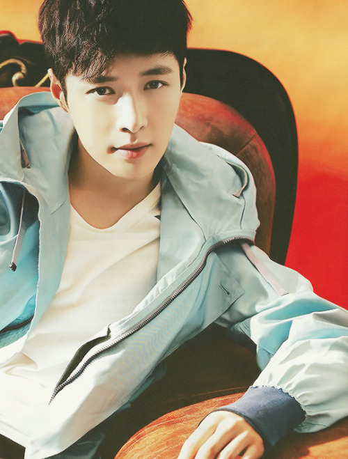 laygion: © 150625 YIXING FOR EASY MAGAZINE