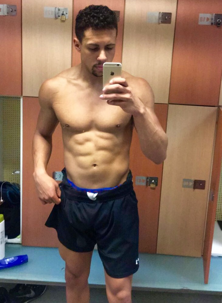 wicomeva:  I need 1. A fade 2. To shave. Some sun…