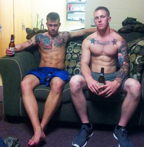 Sex straightmendrunk:  Redneck Trashy Men- http://rednecktrashymen.tumblr.com/Drunk pictures