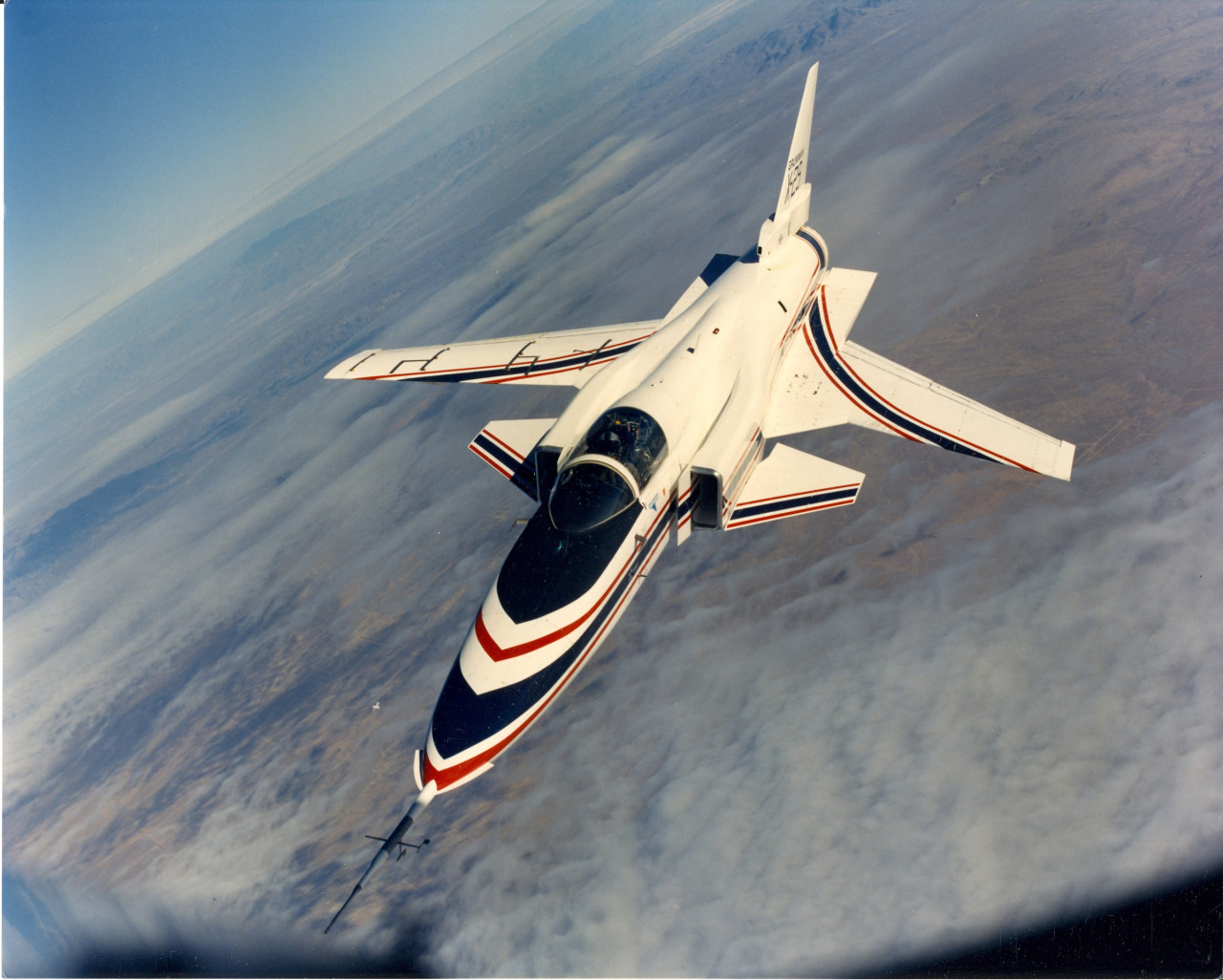 blazepress:  The forward-swept Wings of the X-29 Airplane.