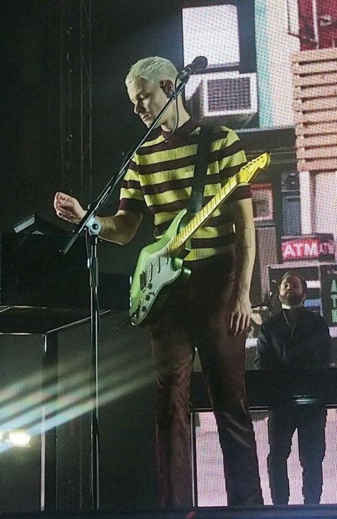 iloveadamhann:The O2 1.19