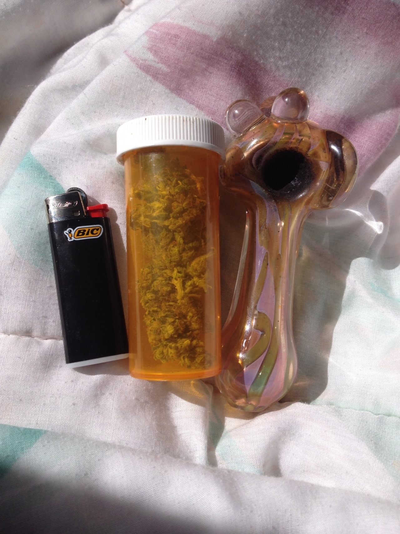 smokeweeedgethigh:  I love the colors on my bowl. 
