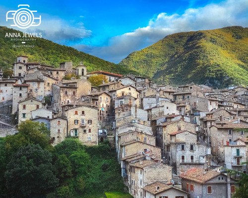 Scanno - Italy (by Anna Jewels (@earthpeek)) https://instagram.com/earthpeek