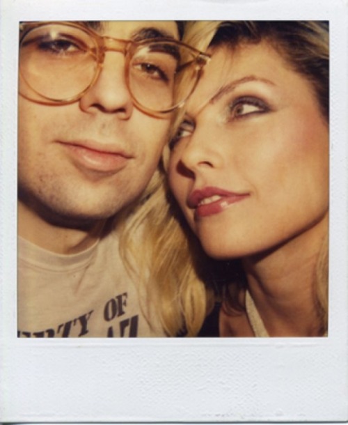 rimbaudwasademonchild:  Blondie: Chris Stein and Debbie Harry by Christopher Makos, 1980.