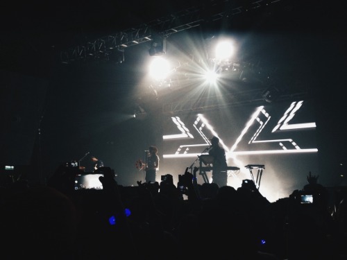 {11/26/14 Chvrches in Manila}