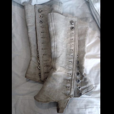 clademenswear:  Linen #Spats. Available by custom order CLADEman.com #dandy #bespoke #madeinla #styl