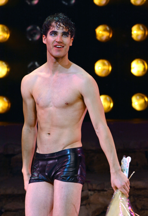 darrencriss-news-blog:[UHQ] Darren Criss onstage during his debut curtain call for ‘Hedwig and the A