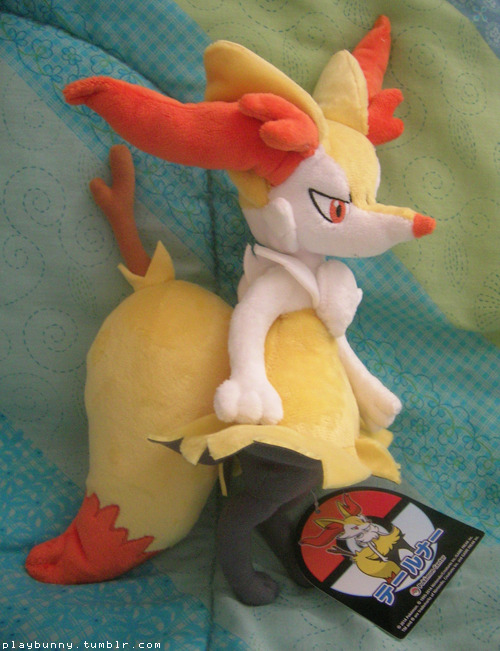 look at this gorgeous baby i got the other day <3 her name is Gwendolyn after my Braixen in game c: