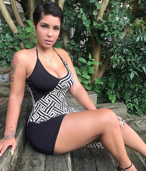 dresssexy4me: www.instagram.com/p/Bltv4LJFN3X/?utm_source=ig_share_sheet&igshid=1tlayfti