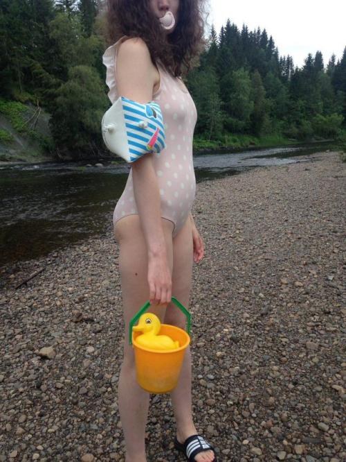 bunnyprincess87: At the beach:)