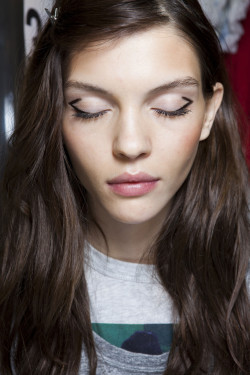 oncethingslookup:  Kate Bogucharskaia backstage