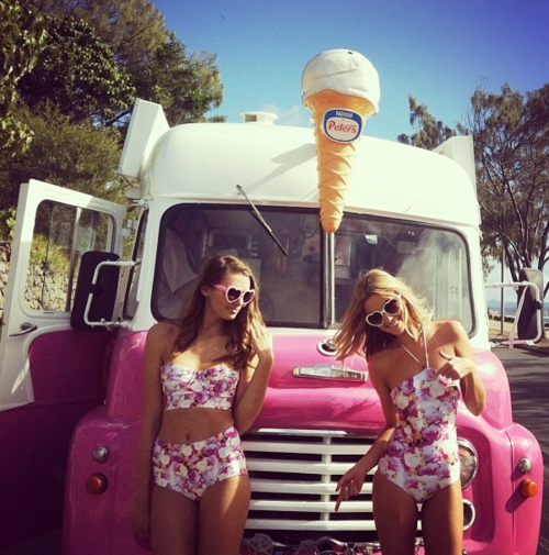 california-breezee:  hipster girl | Tumblr on We Heart It - http://weheartit.com/entry/53835658/via/cearahughes