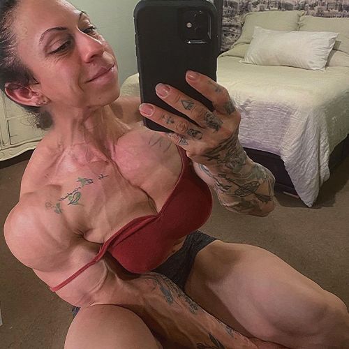 pdgde2:

Sandra Barraza


Unreal size and ripped physique is definitely one of the best I’ve seen recently and maybe ever. #addictedtomuscle#huge muscle#muscular women#big muscles#female bodybuilder#fbbmuscle#female muscle#gym#roided muscle#roids#massive muscle#mass monster