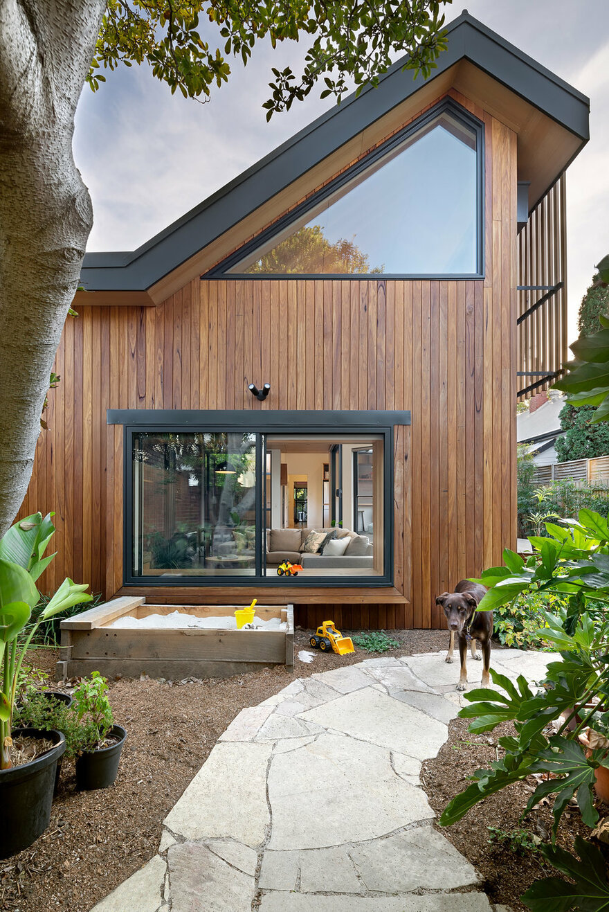 homeworlddesign:    Passive Extension and Renovation: Magnolia Soul Family House