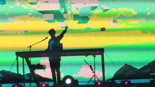 kutabaresen: Porter Robinson (and killer Ghostdad visuals) Moonrise, 8/9/15