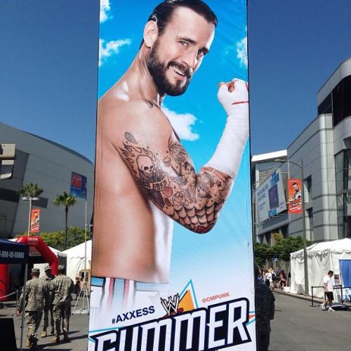 louisezouk:  CM Punk #Summerslam Axxess. <3