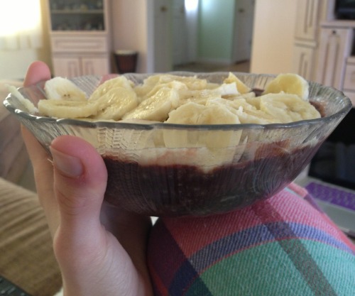 Bumming it in pj’s with a bowl of chocolate oatmeal and banana slices:P