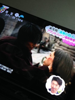 k-lionheart:  fuku-shuu:  Levi…I mean, SHIKISHIMA, apparently kisses Mikasa in the live action films.  (Via hituzi2gou on Twitter)  I—–/is dead/  Am on mobile and will fix this post later @__@  