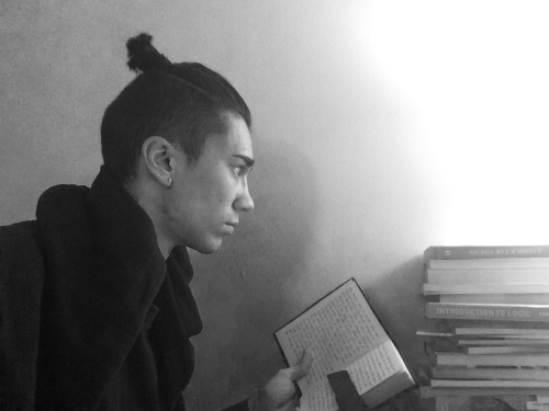 d-artle:so my hair can do this now PERFECTION.