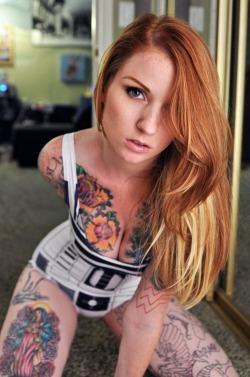 venomography:  itattoobabes:  girls  My girl