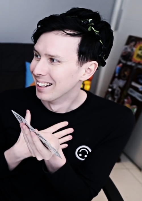 philsextendedbday:fashion and a public service