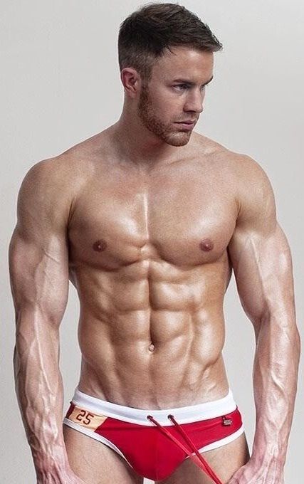 desbeauxmales:  Slurp mon beau male
