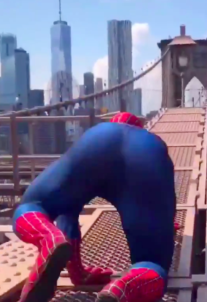 Porn jobbercomics:  hunky spiderman cheeks photos