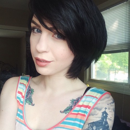 hjsteele:  My hair is soooo long holy crap 😳 just gotta make it through the dreaded mullet and I’ll be back into hair heaven! #selfie #bob #hair #tattoo