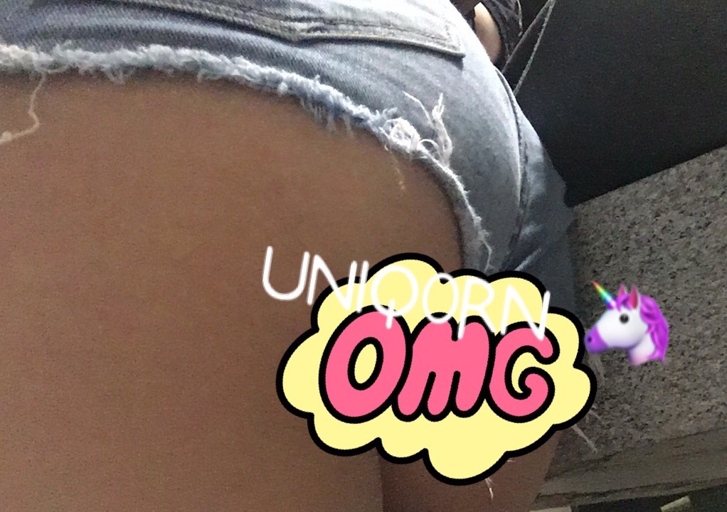 uniq0rn:  Uncensored only for those in the premium KIK chat group, so they got to
