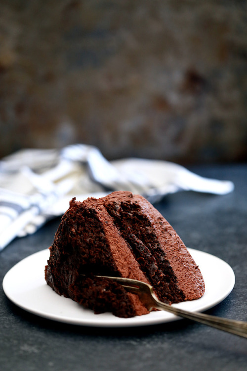 sweetoothgirl:   Chocolate Pudding Fudge Cake  