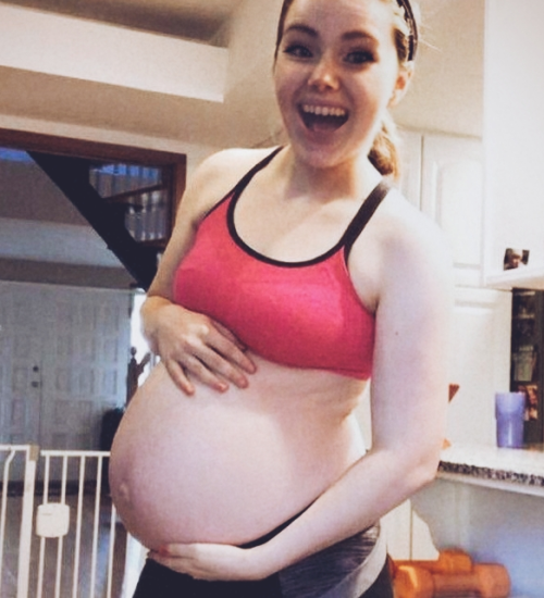 OH MY GOSHGuess who still looks pregnant and its been DAYS after my bloat! I am so so so excited, it