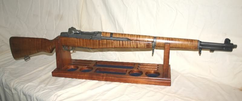 seniormudbutt:  2ndand21st:  Beautiful M1 Garand.  OH MY GOD. GIVE ME 5.