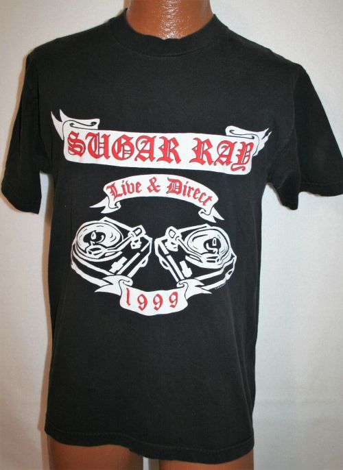 I Never Rlly See Ppl Mention This , But Cal Wears A Sugar Ray Live & Direct Shirt In The 1 Photo Lelz