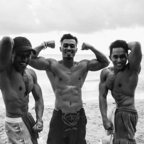 anuaraisyah:Siapa nak tgk video abang sado Ajwad lancap and pancut air mani pekat kt skype nampak mu
