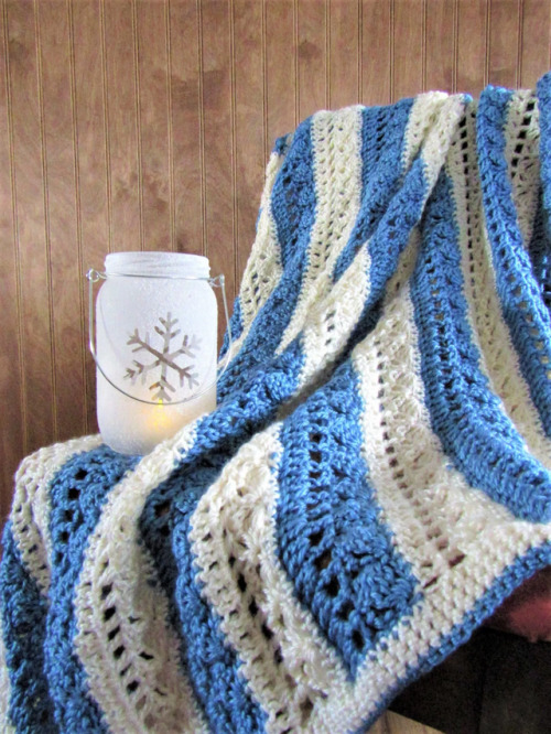 tammybobammy: loving the lacey stripes of this denim &amp; ivory lapghan pattern a definite add 