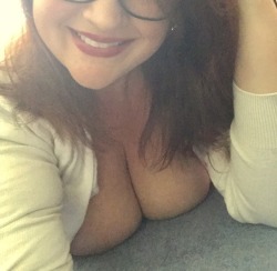 curiouswinekitten2:  Isn’t cleavage grand?