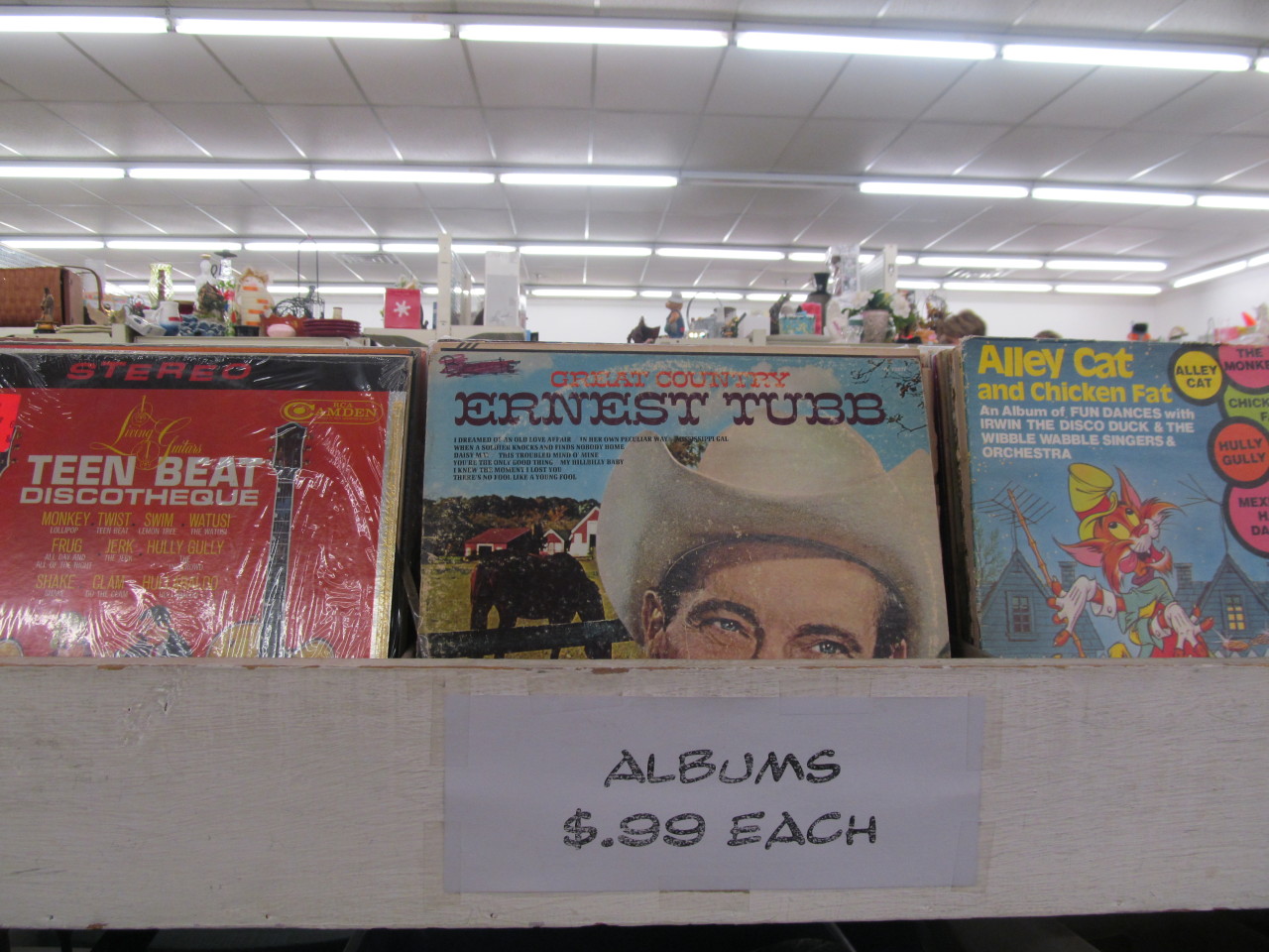 simplysinova:  NEWEST RECORDS Thrift shops are an awesome way to build up your vinyl